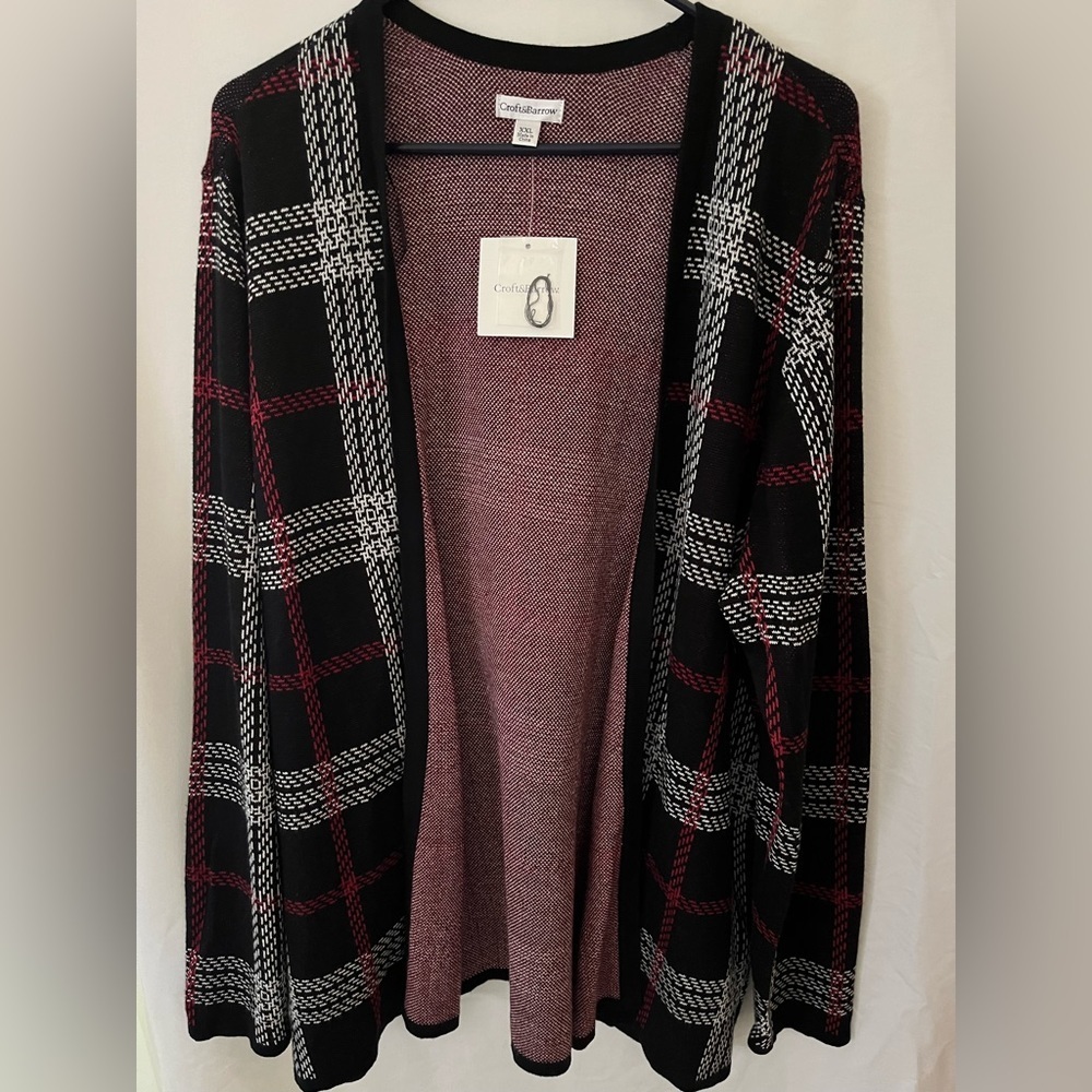 NWT CROFT & BARROW Sold for Kohls. Women’s black/white/red, lightweight,cardigan